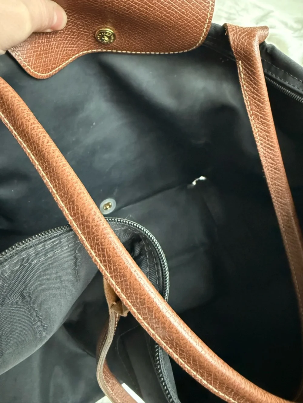 Classic Longchamp Le Pliage Black Tote in Medium - Picture 6 of 10